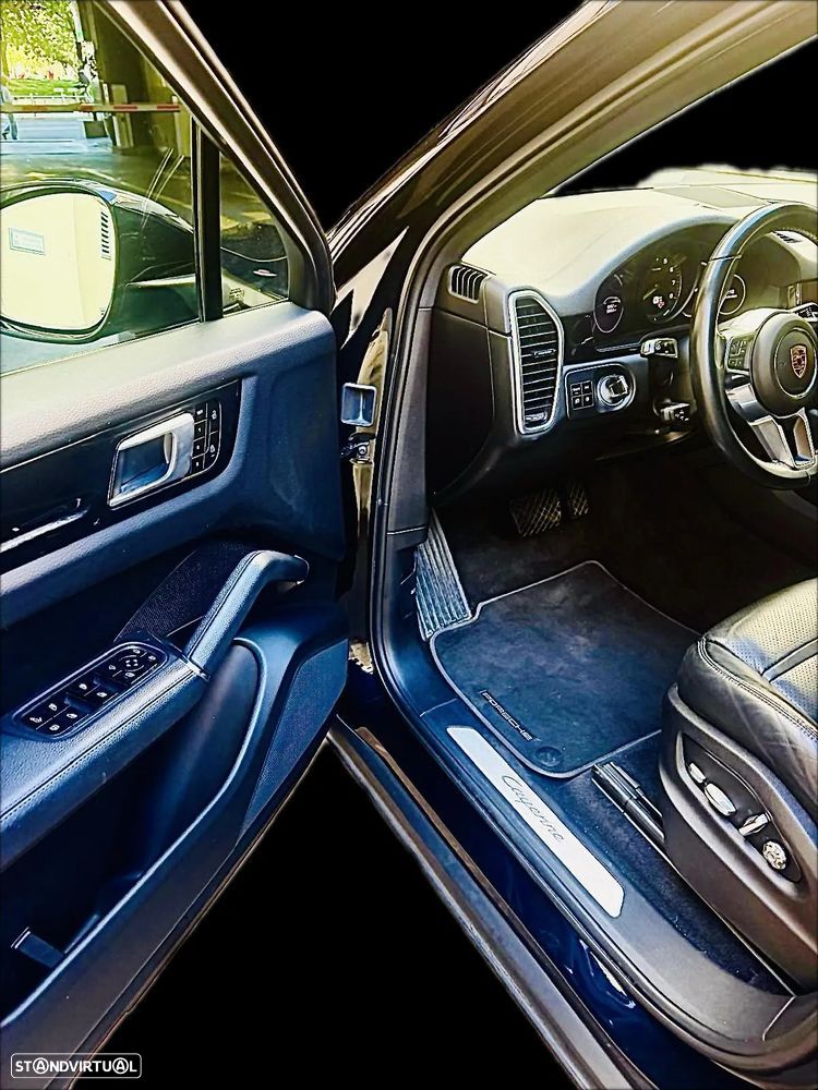 Porsche Cayenne Coupé E-Hybrid - 11