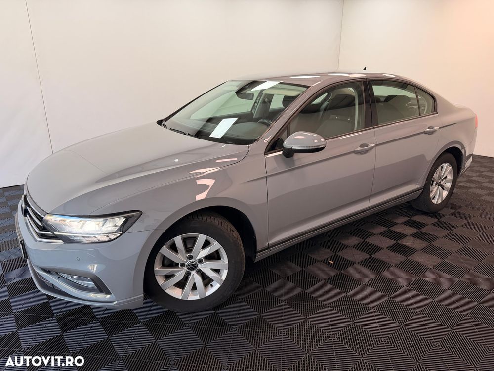 Volkswagen Passat 2.0 TDI DSG Comfortline - 27