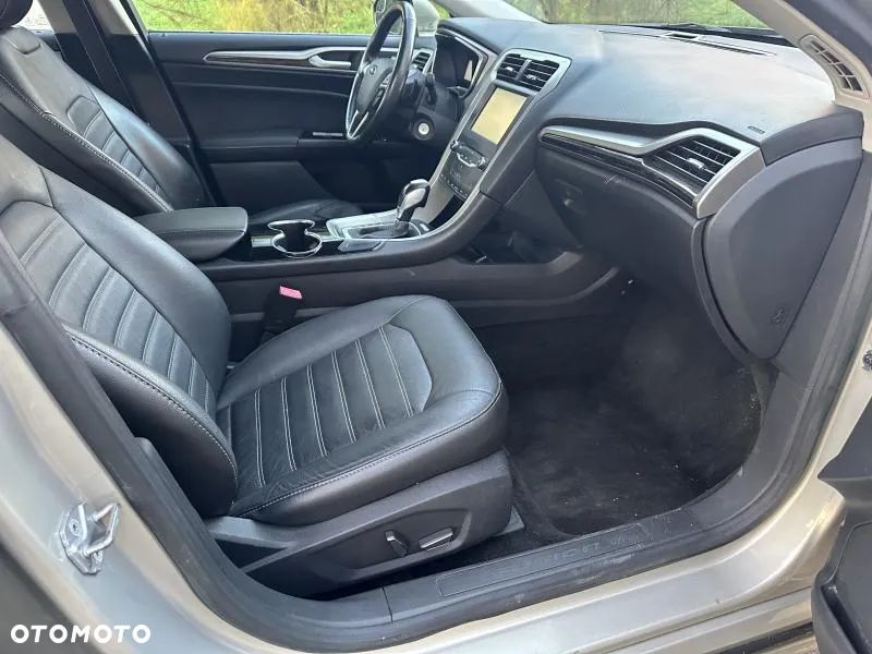 Ford Fusion - 5