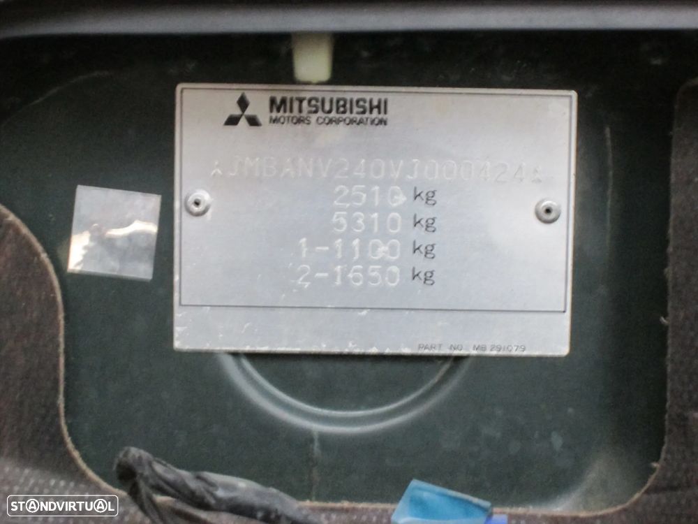 Mitsubishi Pajero - 20