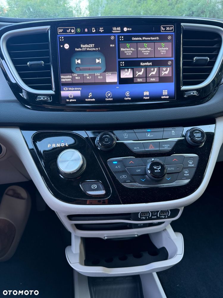 Chrysler Pacifica - 12