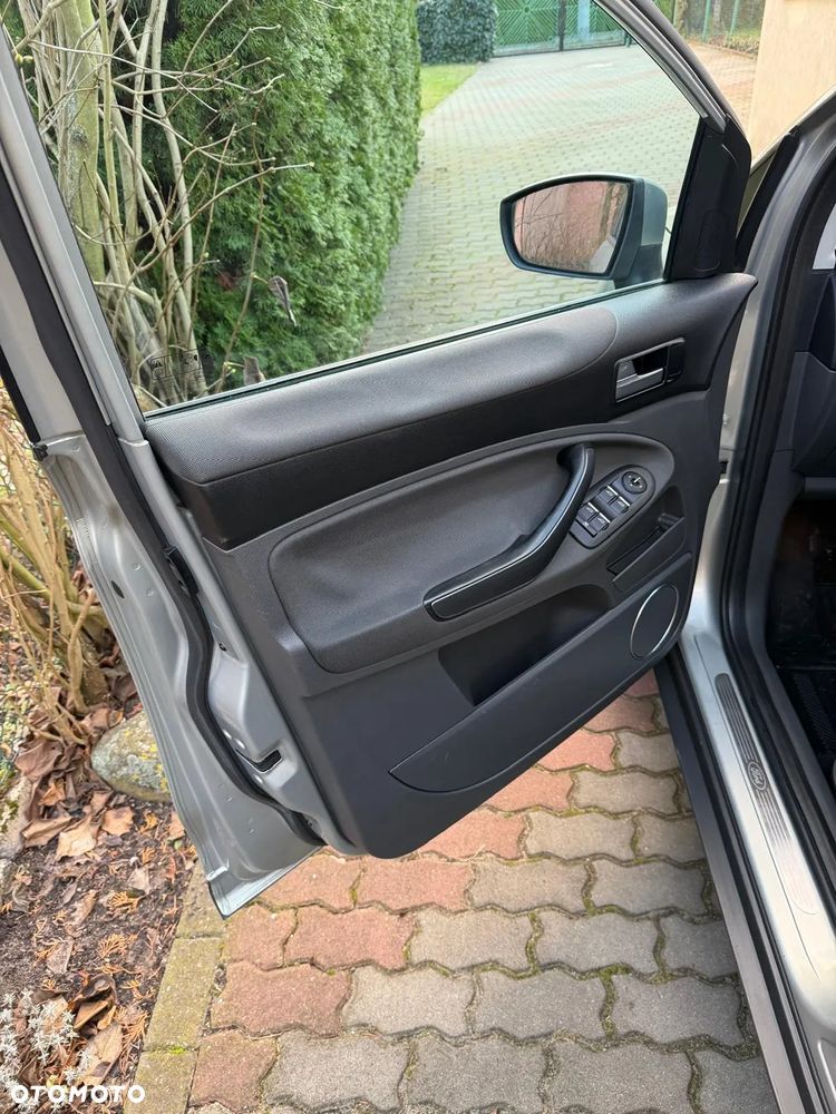 Ford Kuga 2.0 TDCi Titanium FWD - 10