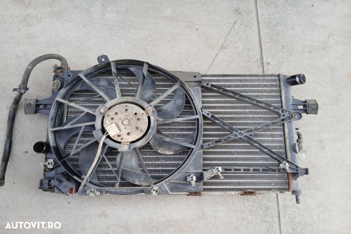 Radiator apa racire motor 24431825 0130303245 90572751 9133063 244318 - 1