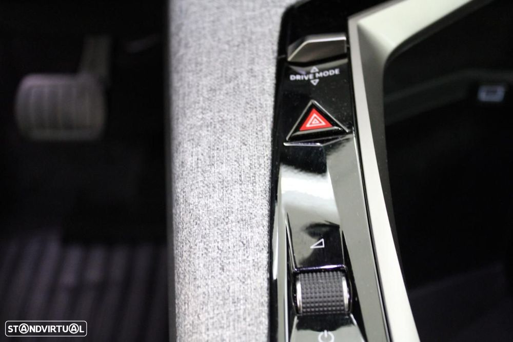 Peugeot E-5008 210 Allure Business - 25