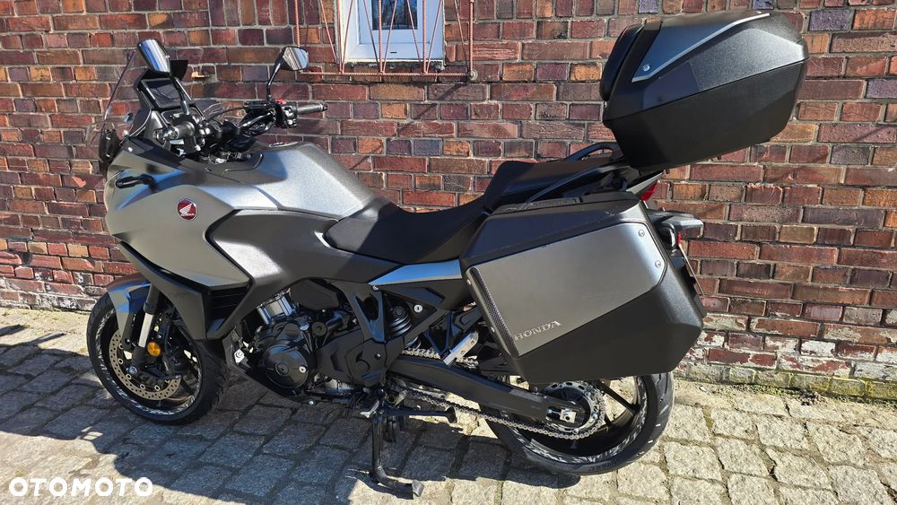 Honda NT - 18