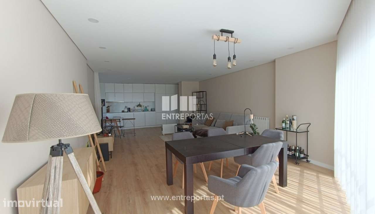 Venda de Apartamento T3 com vista mar, na Póvoa de Varzim - Grande imagem: 2/19