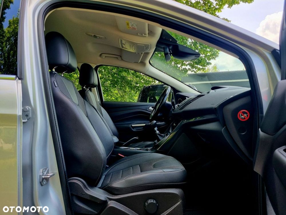 Ford Kuga 1.5 EcoBoost 2x4 Titanium - 11