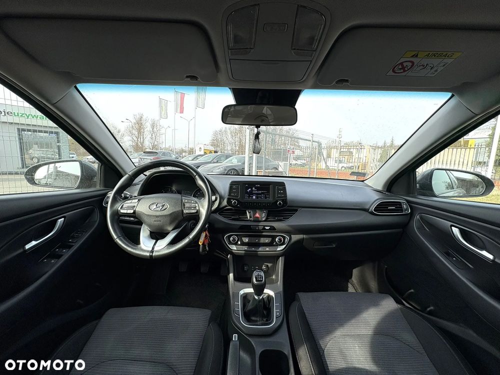 Hyundai i30 1.6 D Classic + - 18