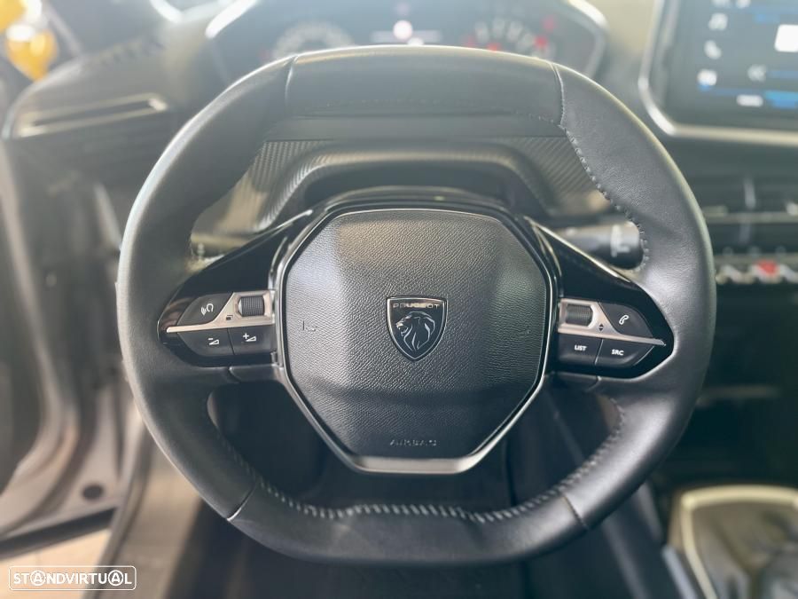 Peugeot 2008 1.2 PureTech Style - 12