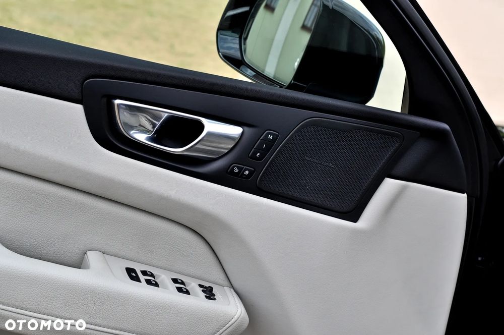 Volvo XC 60 T6 AWD Plug-In Hybrid Inscription - 18
