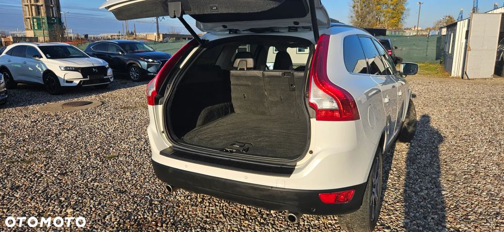 Volvo XC 60 D5 AWD Geartronic Summum - 20