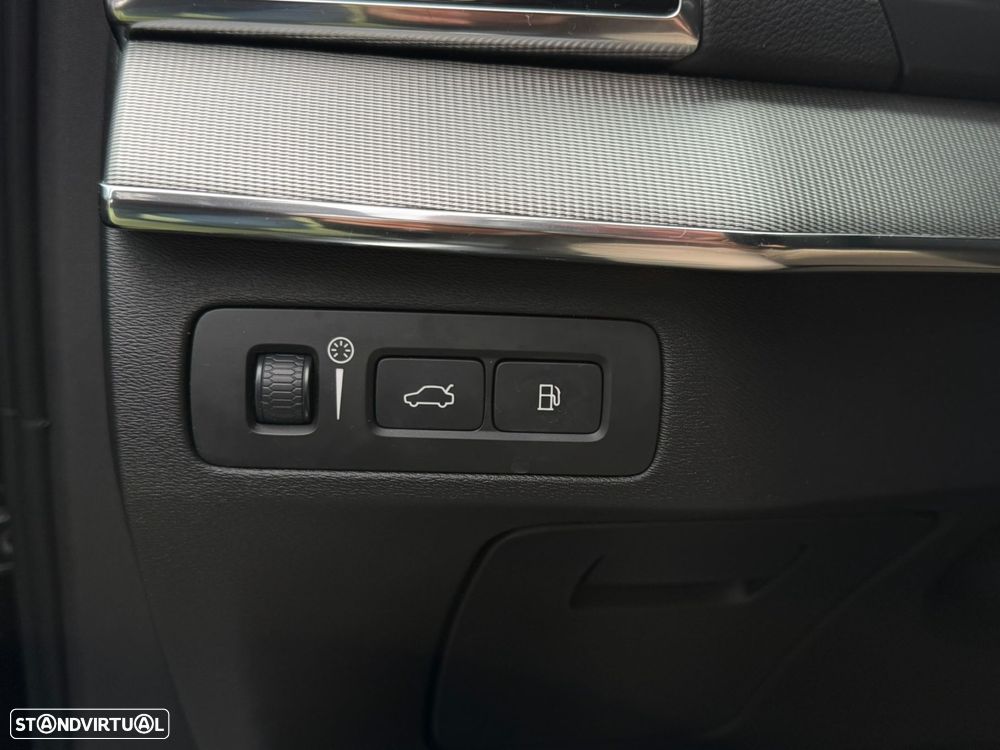 Volvo XC 90 2.0 T8 PHEV R-Design AWD - 35