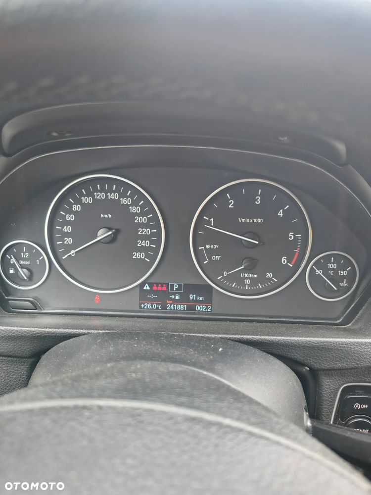 BMW Seria 3 318d Blue Performance Luxury Line - 18