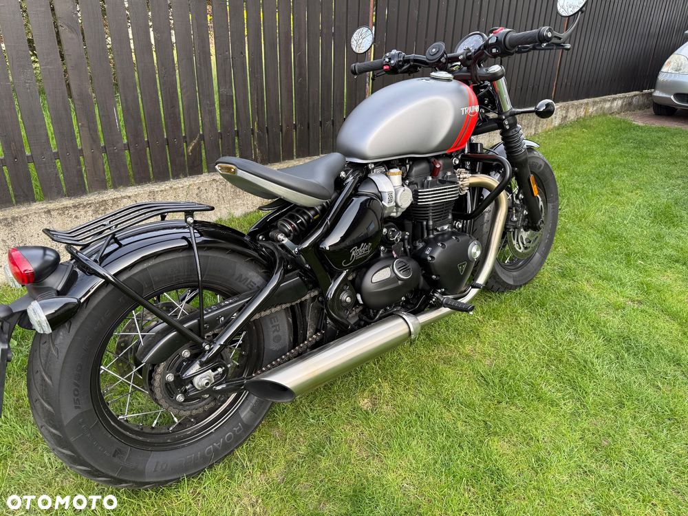 Triumph Bonneville Bobber - 2