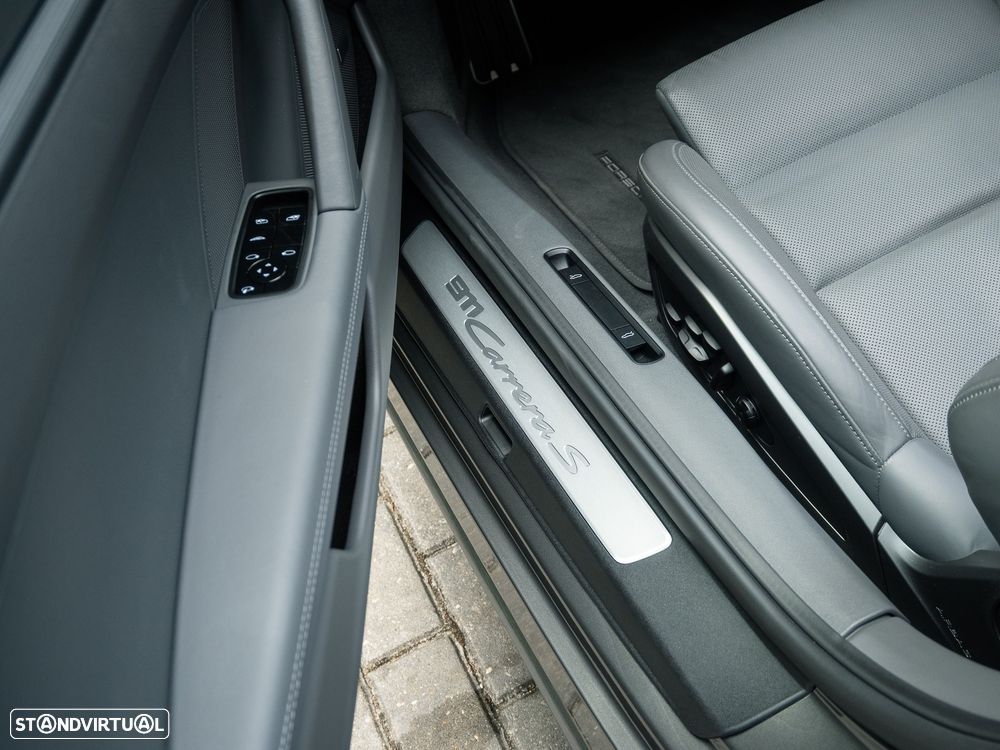 Porsche 911 (992) Carrera S PDK - 37