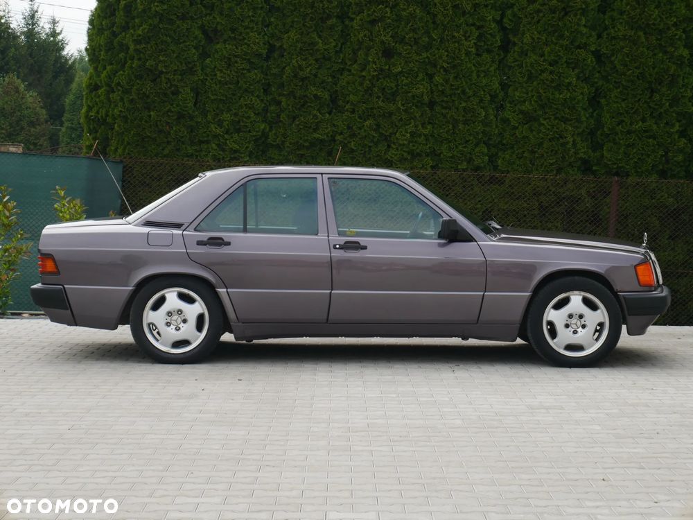 Mercedes-Benz W201 (190) - 7