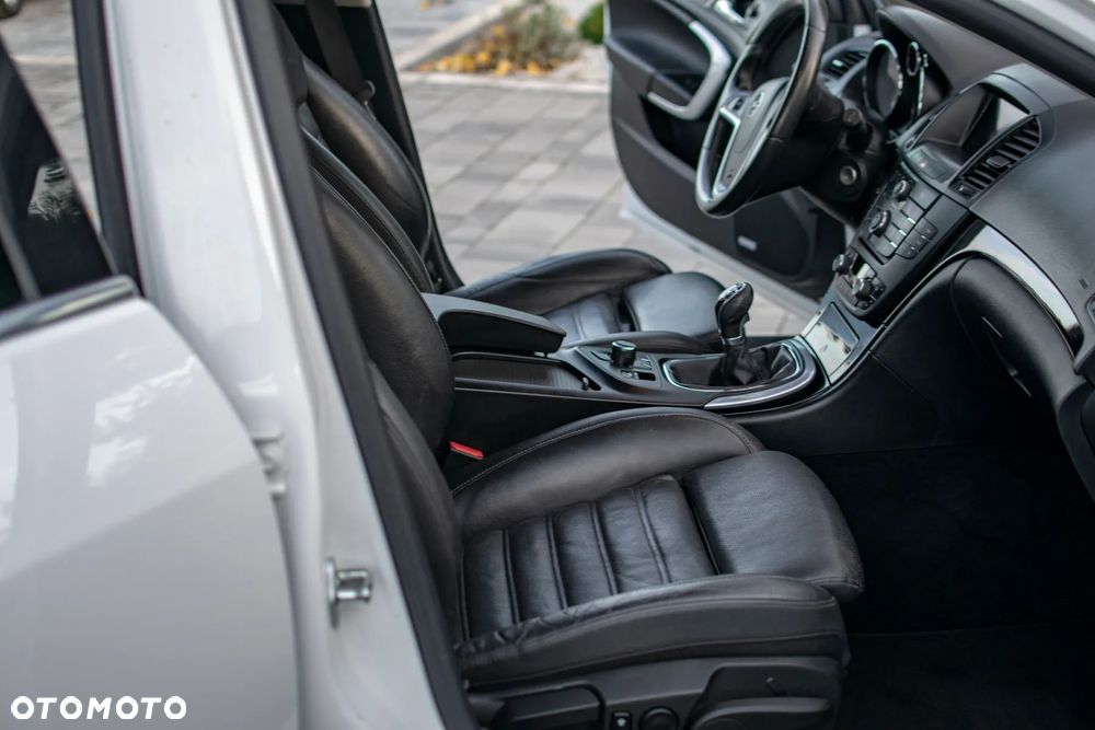 Opel Insignia - 38
