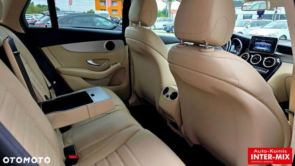Mercedes-Benz GLC - 32