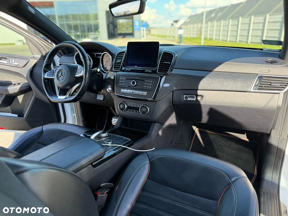 Mercedes-Benz GLE - 34