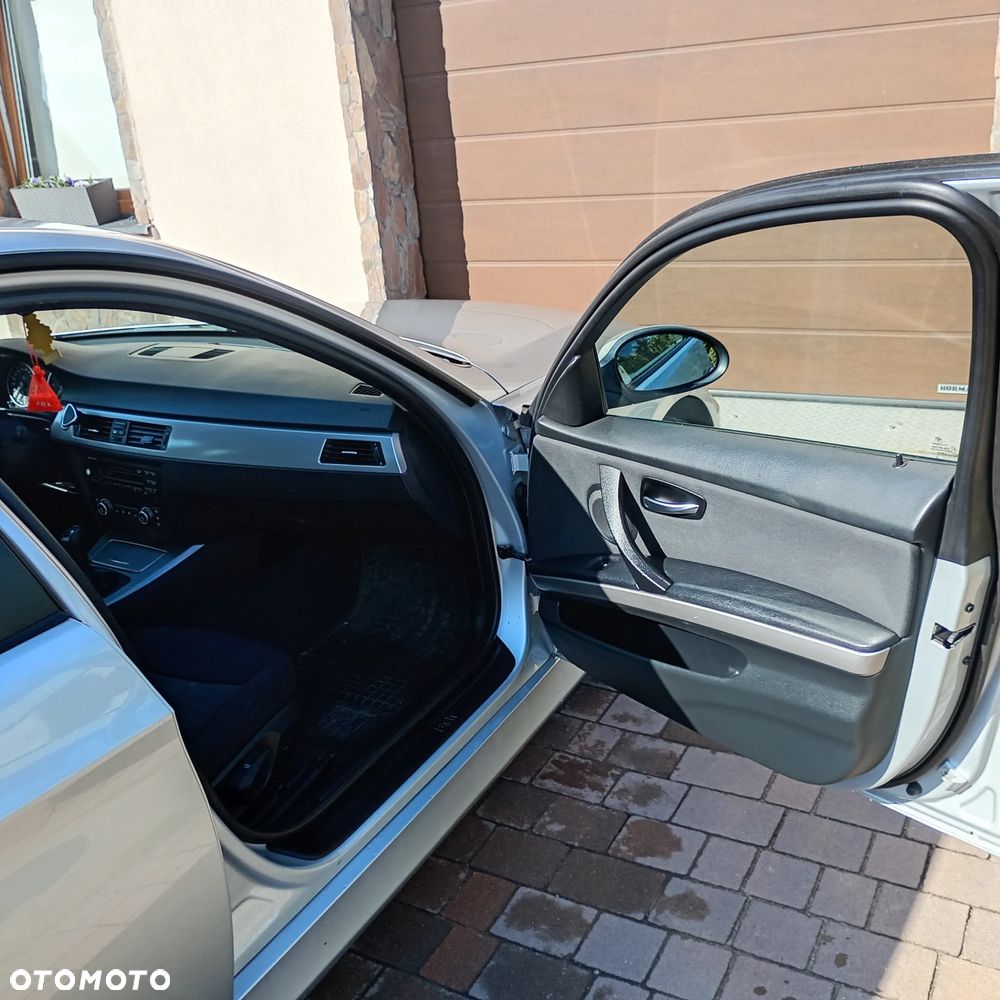 BMW Seria 3 318d - 8