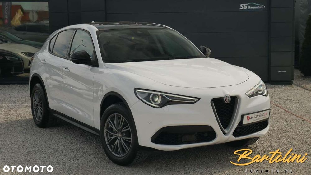 Alfa Romeo Stelvio - 2