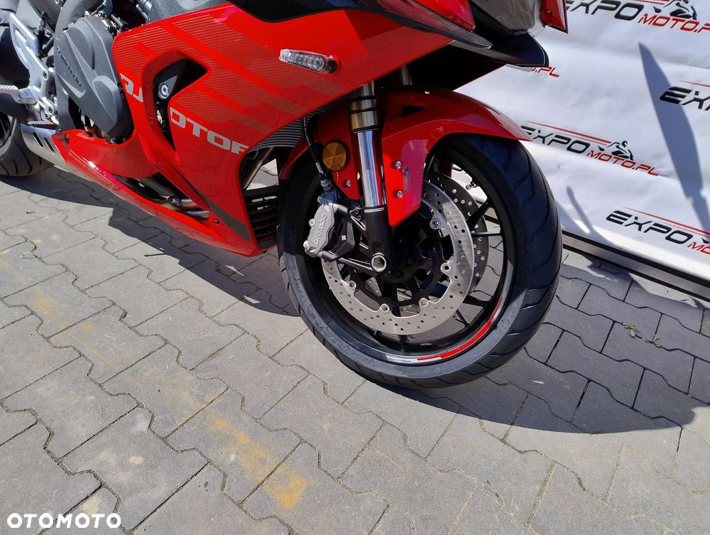 QJMOTOR SRK 800RR - 13