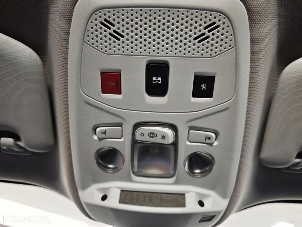 Peugeot 2008 PureTech 100 Stop&Start Allure - 18