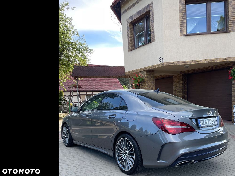 Mercedes-Benz CLA 200 7G-DCT AMG Line - 3
