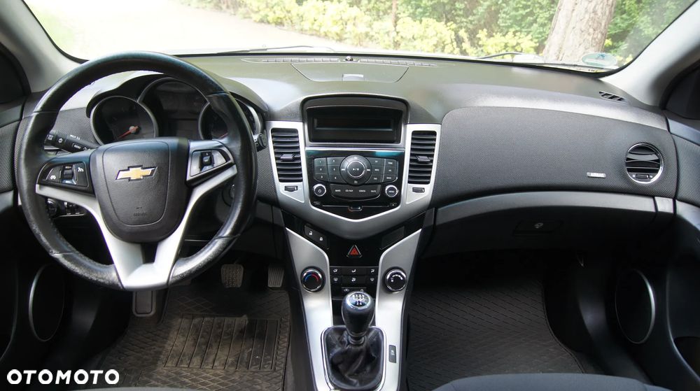 Chevrolet Cruze 1.8 LT - 12