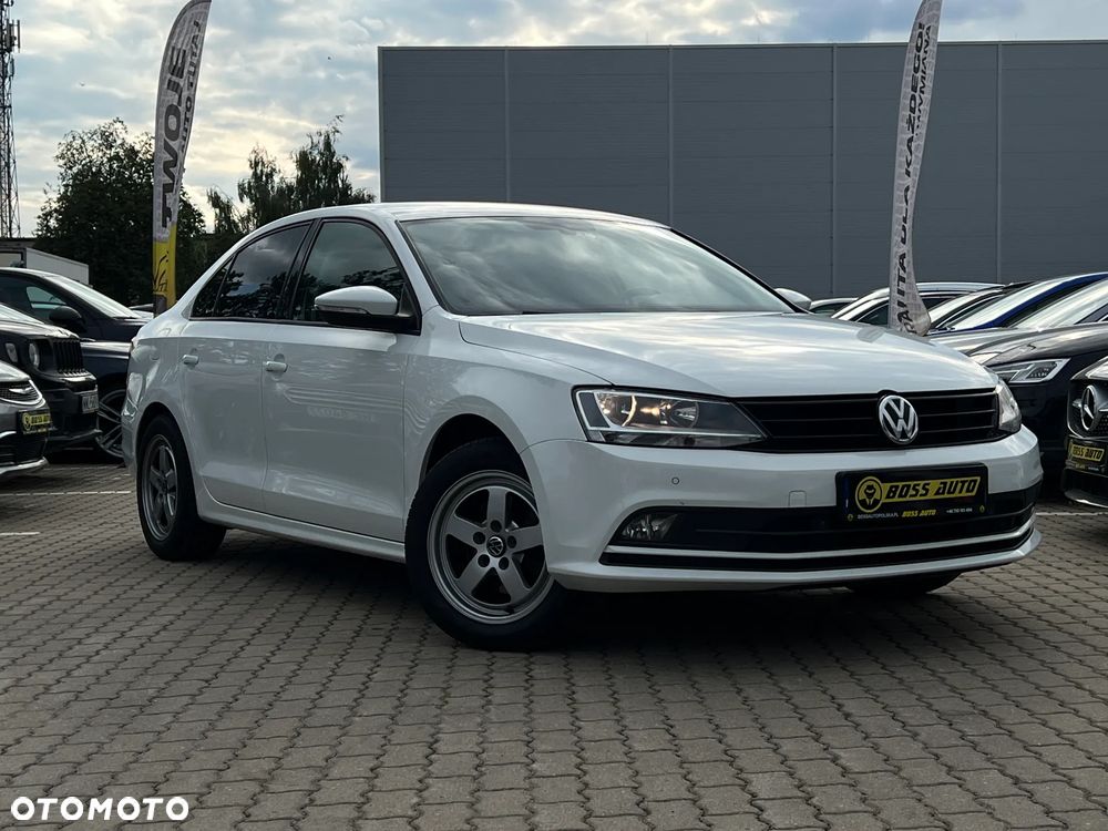 Volkswagen Jetta - 2