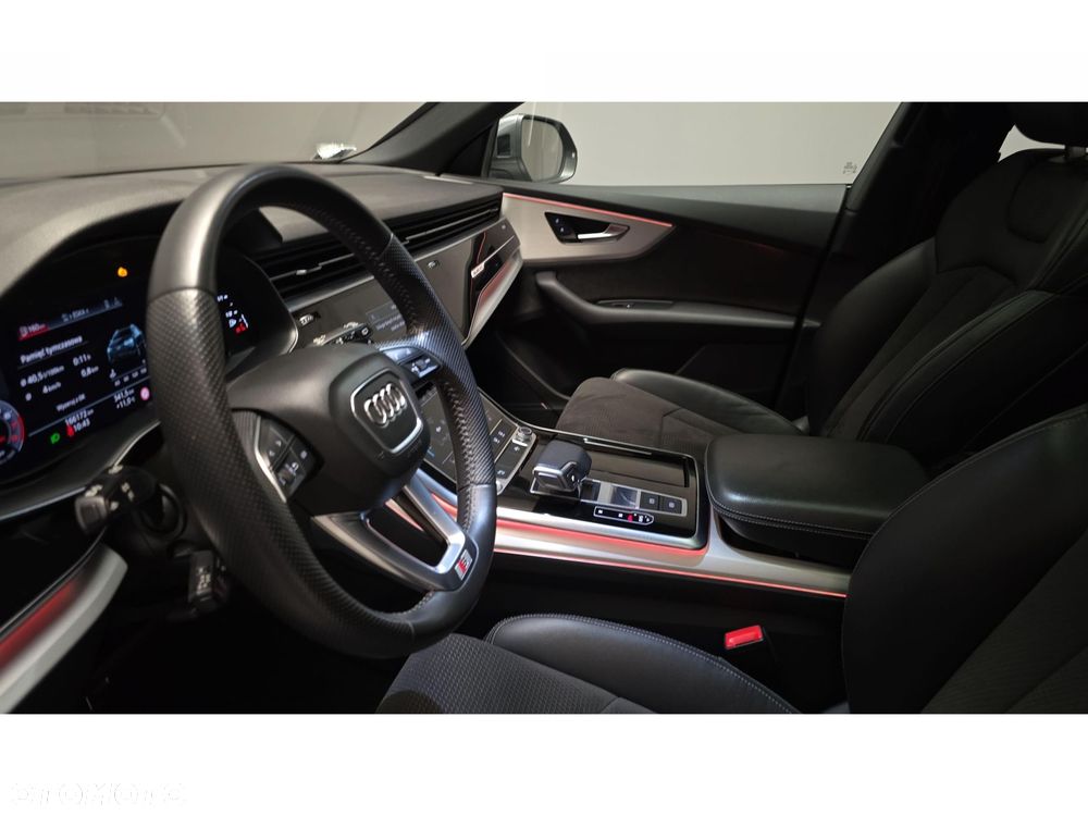 Audi Q8 - 32