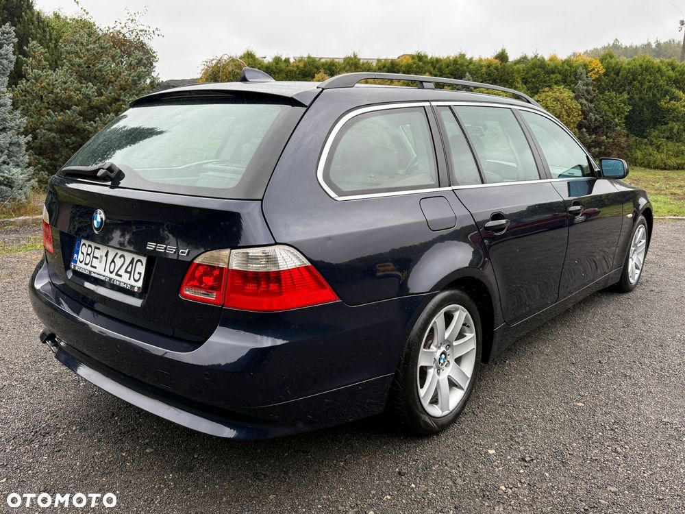 BMW Seria 5 525d - 12