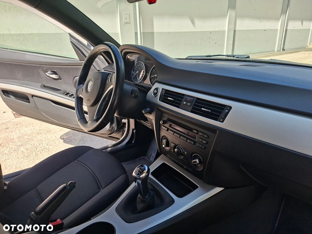 BMW Seria 3 320i - 18