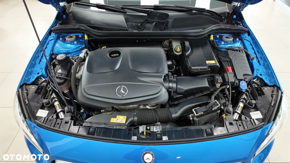 Mercedes-Benz GLA 250 4Matic 7G-DCT UrbanStyle Edition - 31