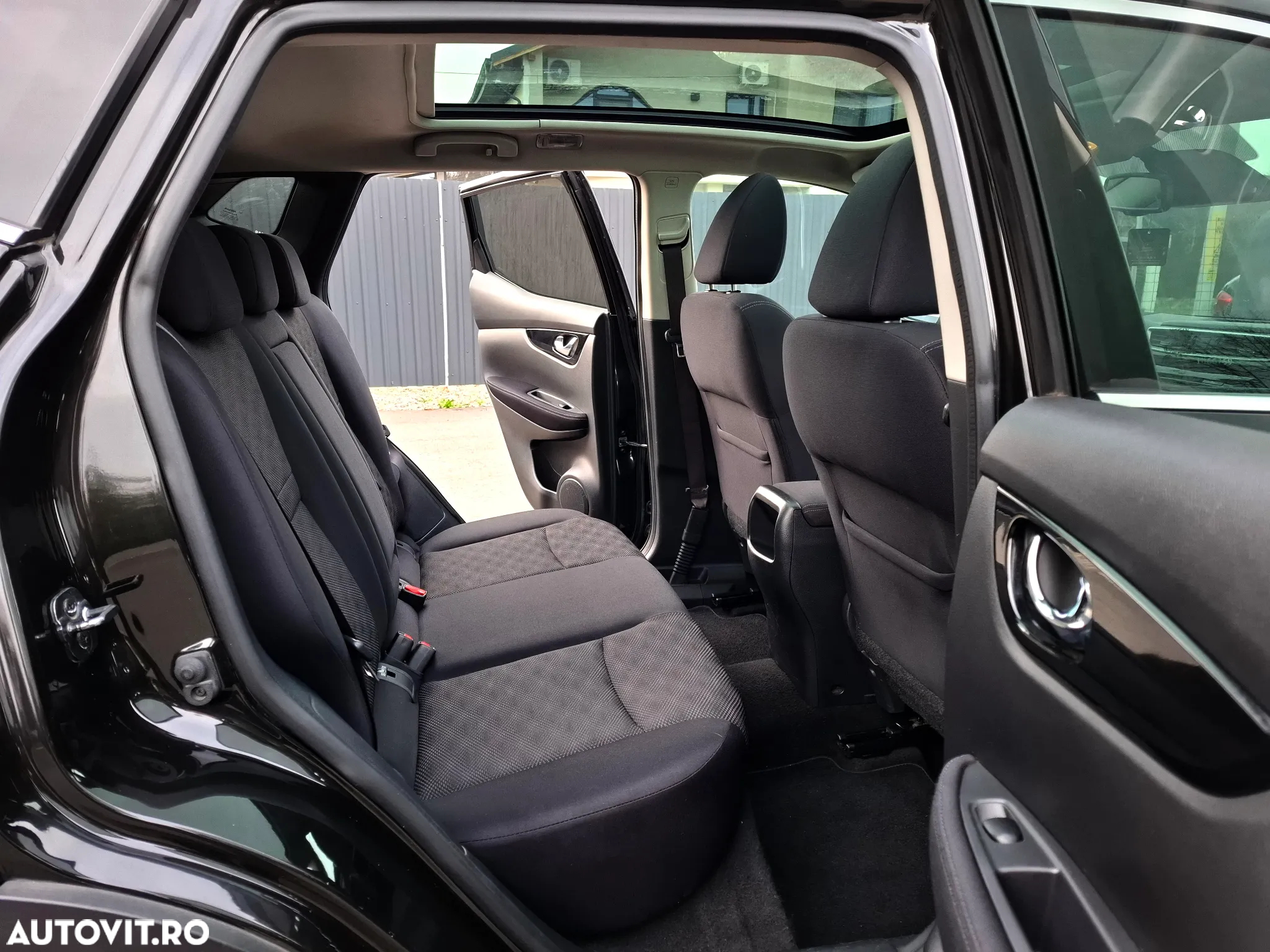 Nissan Qashqai 1.6 DCI N-Connecta - 14