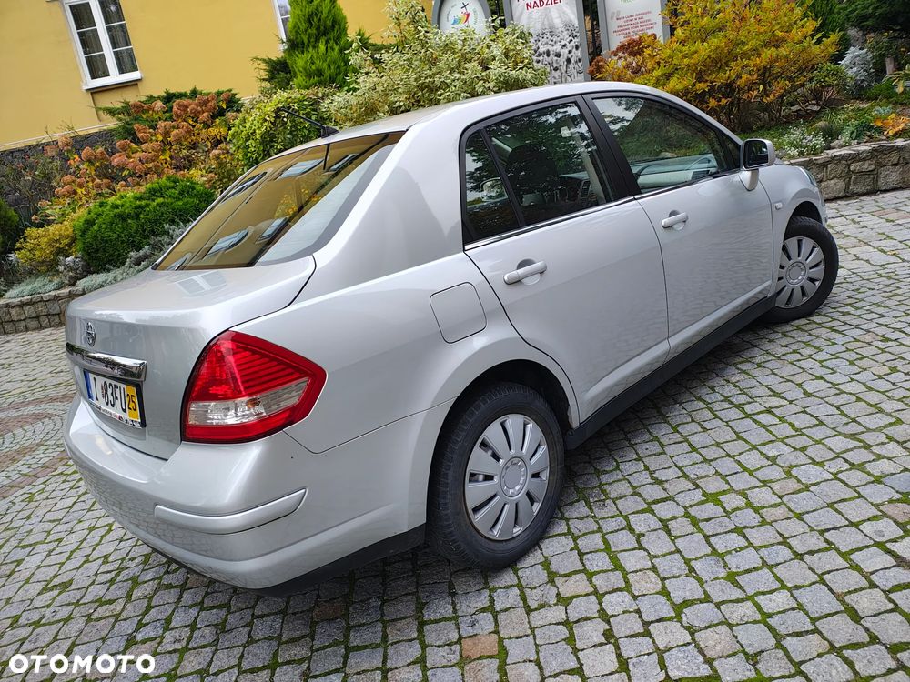 Nissan Tiida 1.8 acenta - 29