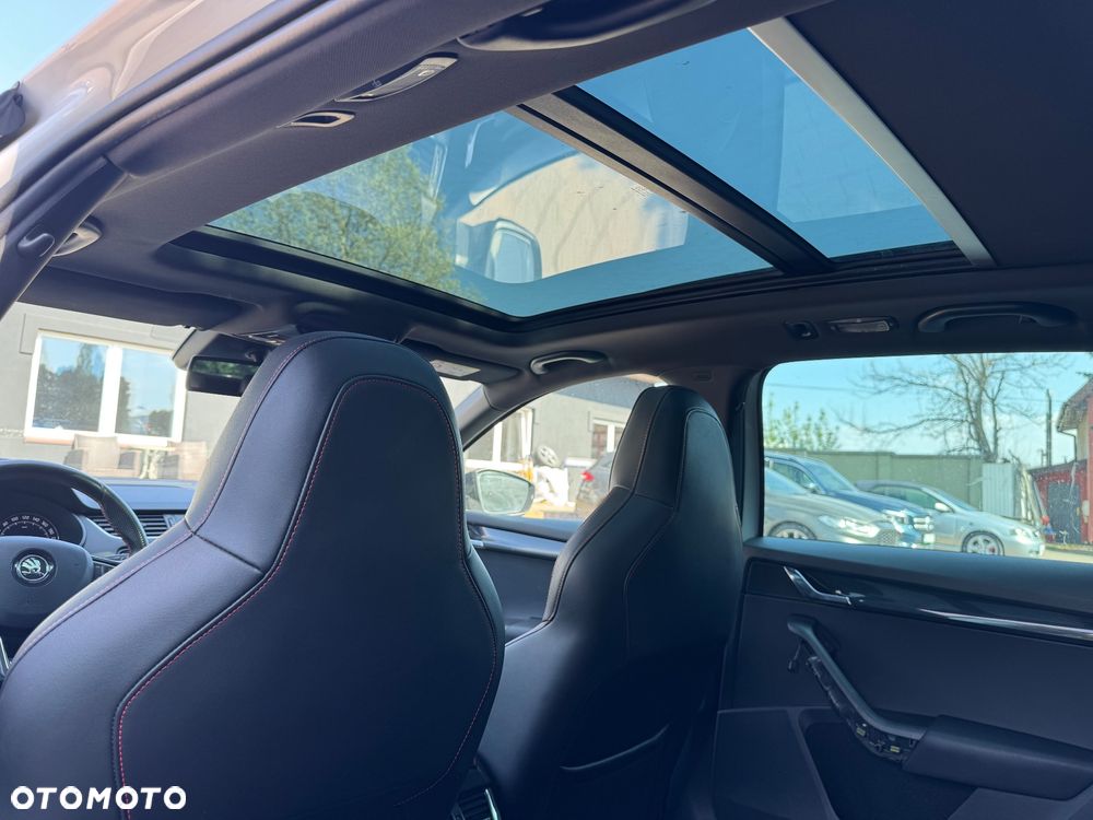 Skoda Octavia 2.0 TDI DSG RS - 12