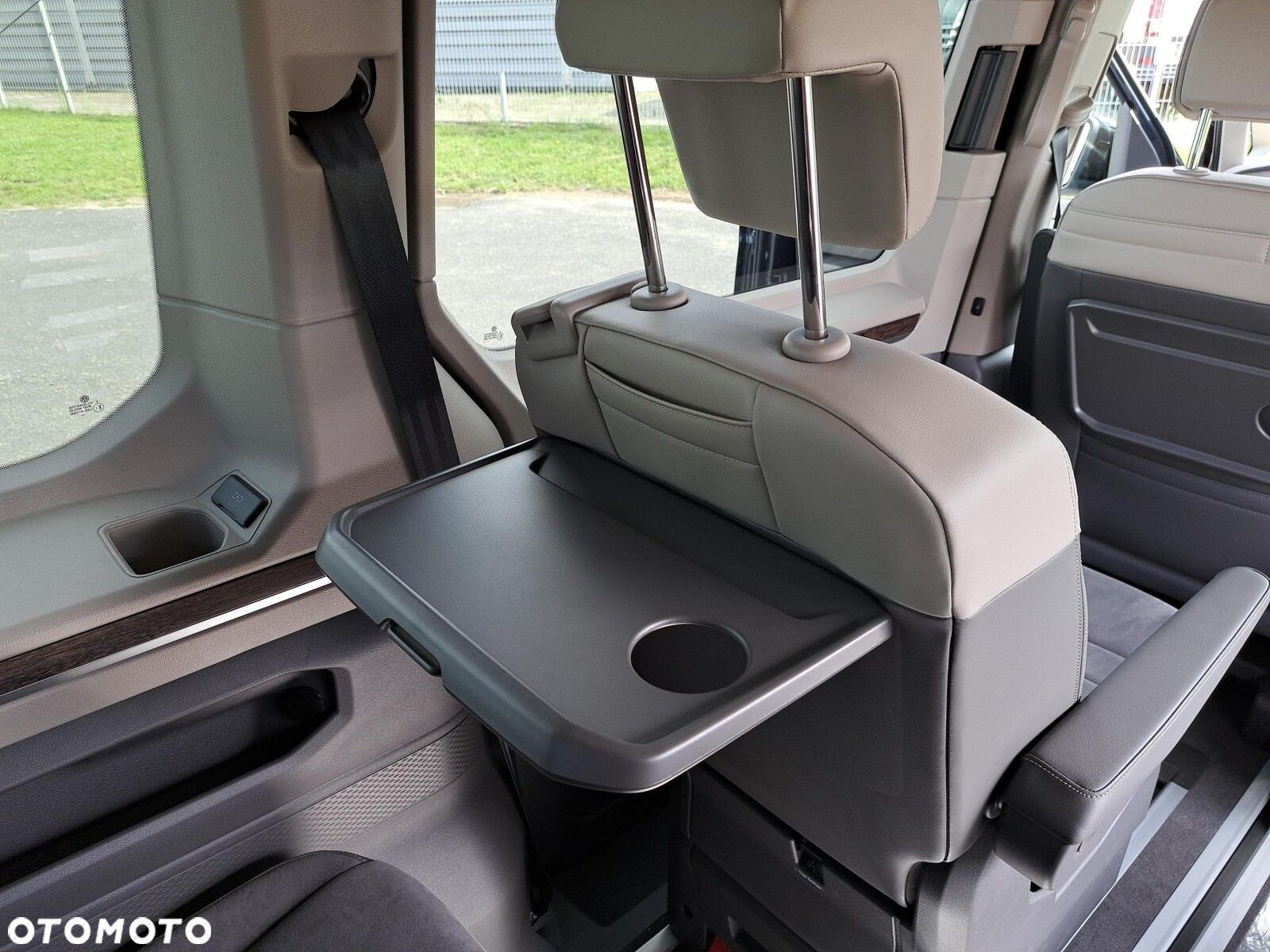 Volkswagen Multivan - 29