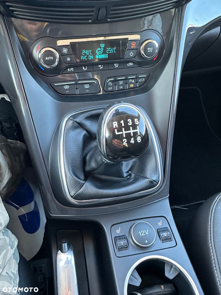 Ford Kuga 1.6 EcoBoost 2x4 Titanium - 22