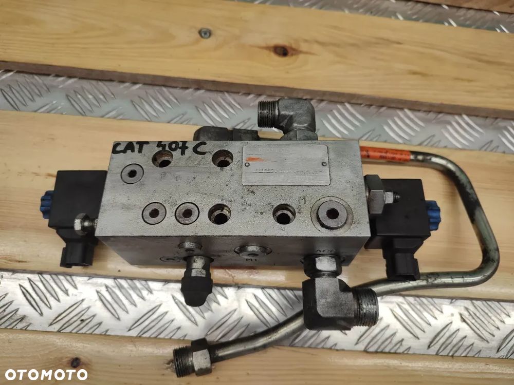Blok hydrauliczny CAT 407 C - 8
