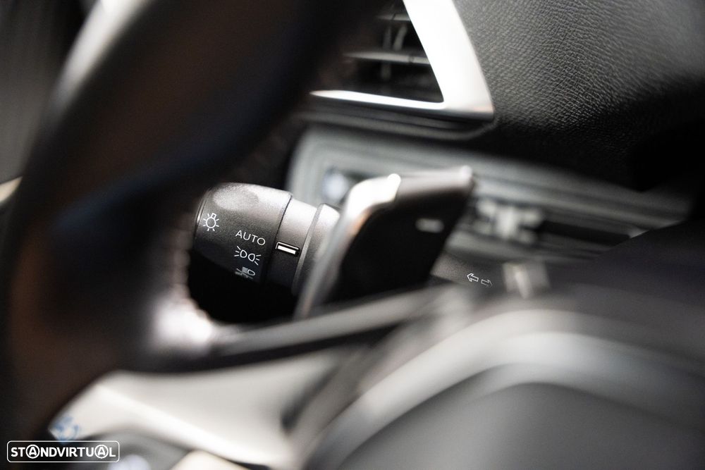 Peugeot 5008 1.2 PureTech Allure EAT8 - 13