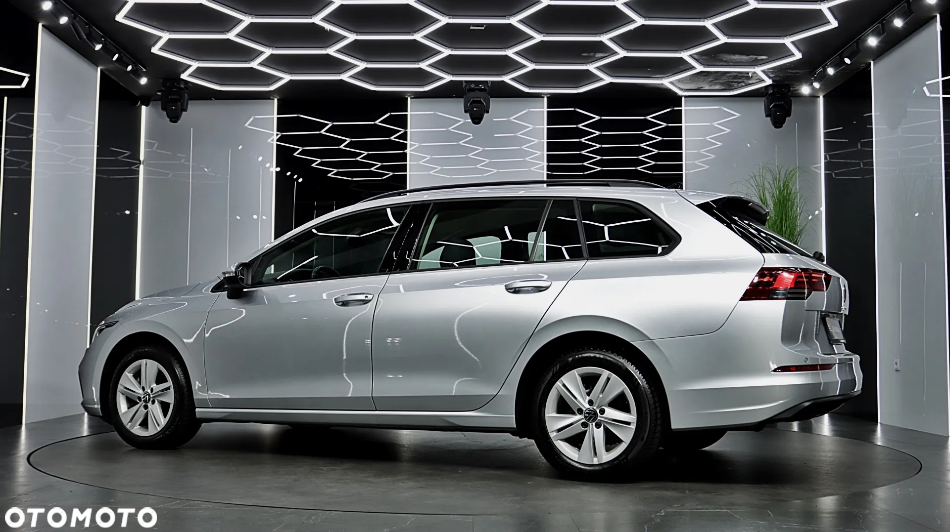 Volkswagen Golf VIII 2.0 TDI Life - 6