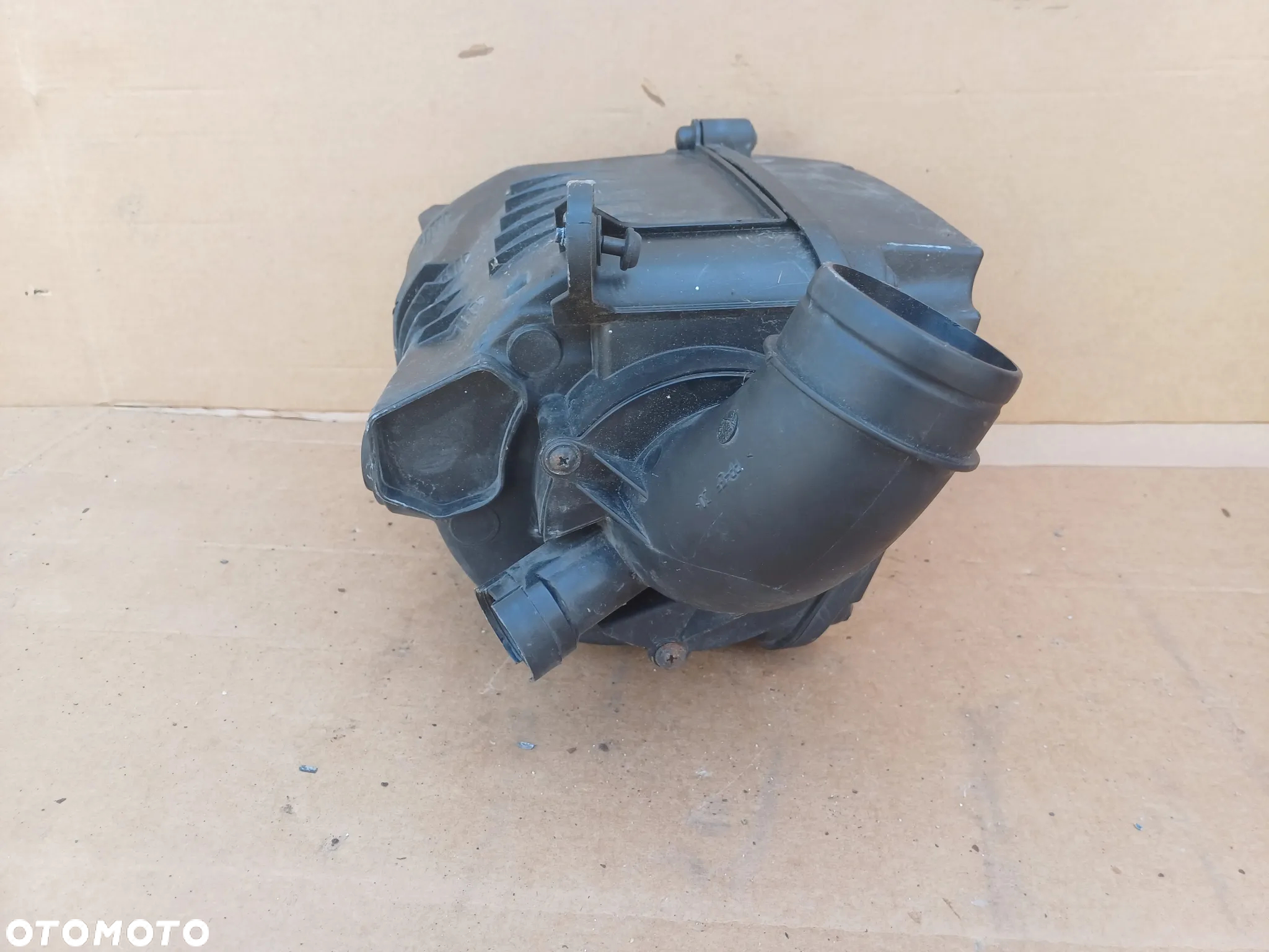 Obudowa filtra powietrza Golf V 1.6 mpi 1K0129610B Audi A3 8P - 6