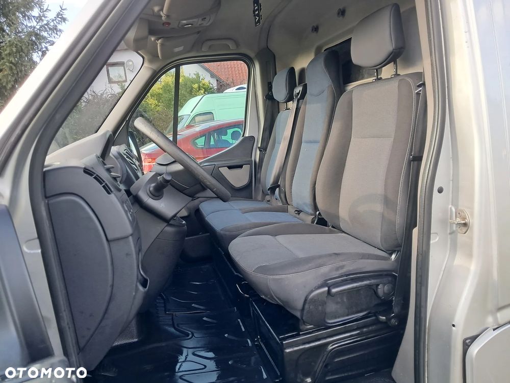 Nissan NV400 - 12