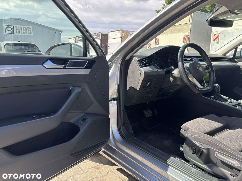 Volkswagen Passat - 10