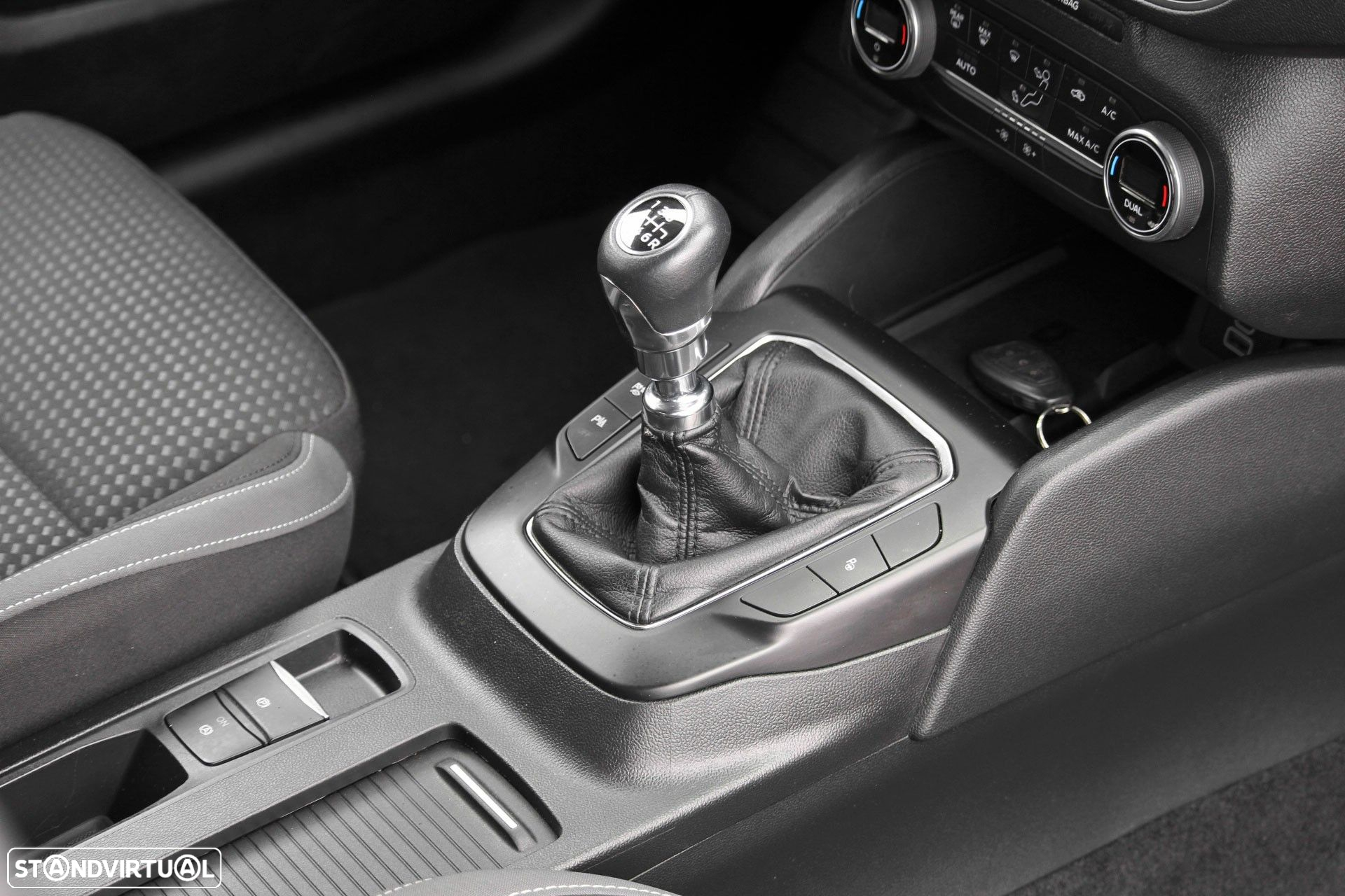 Ford Focus 1.0 EcoBoost MHEV Connected - 28