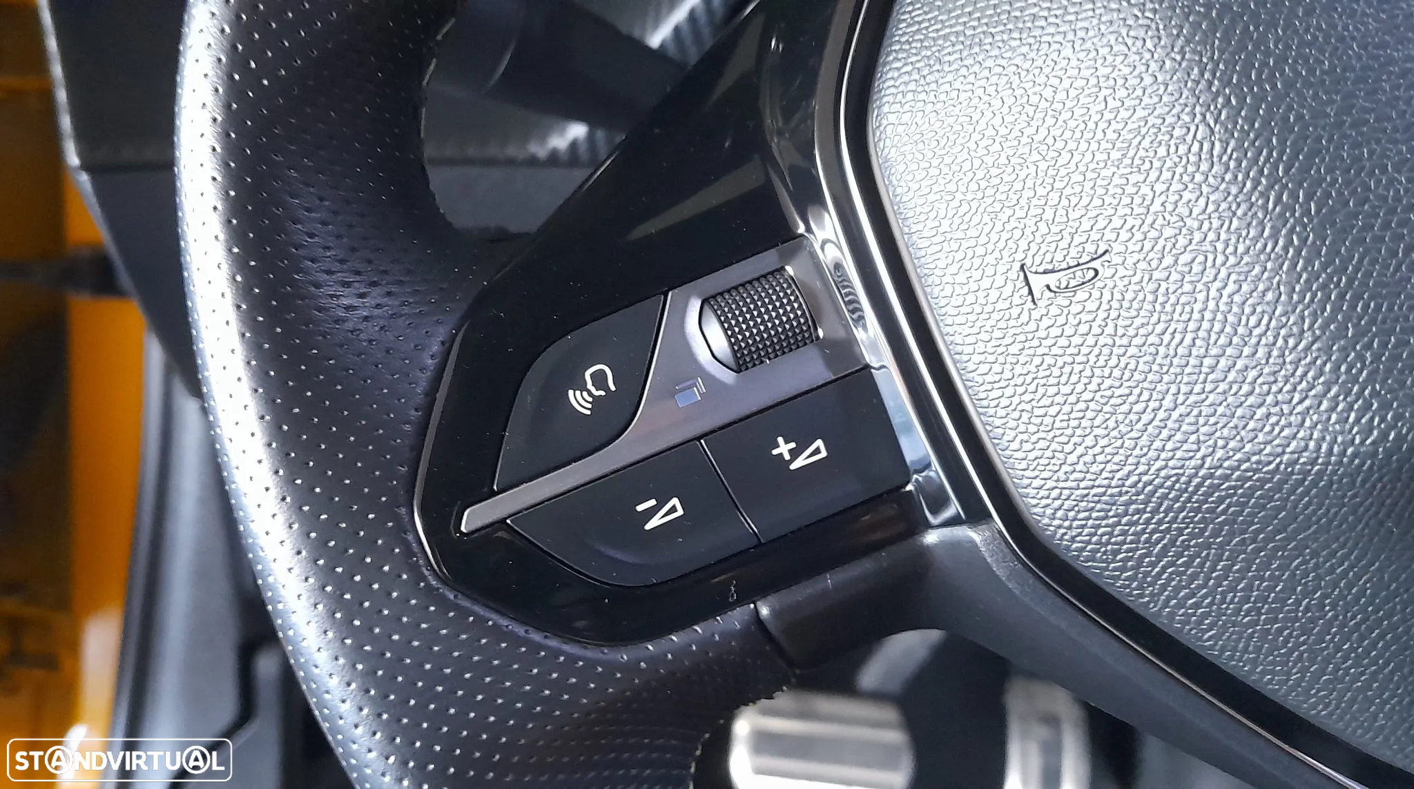 Peugeot 208 - 11