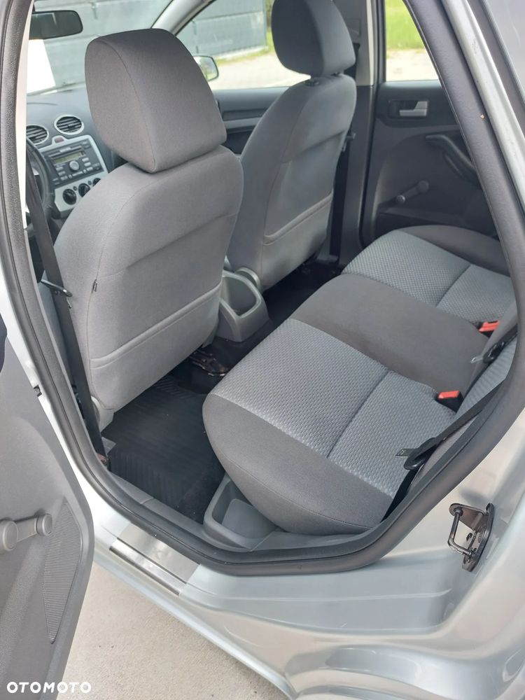 Ford Focus 1.6 Ambiente - 6