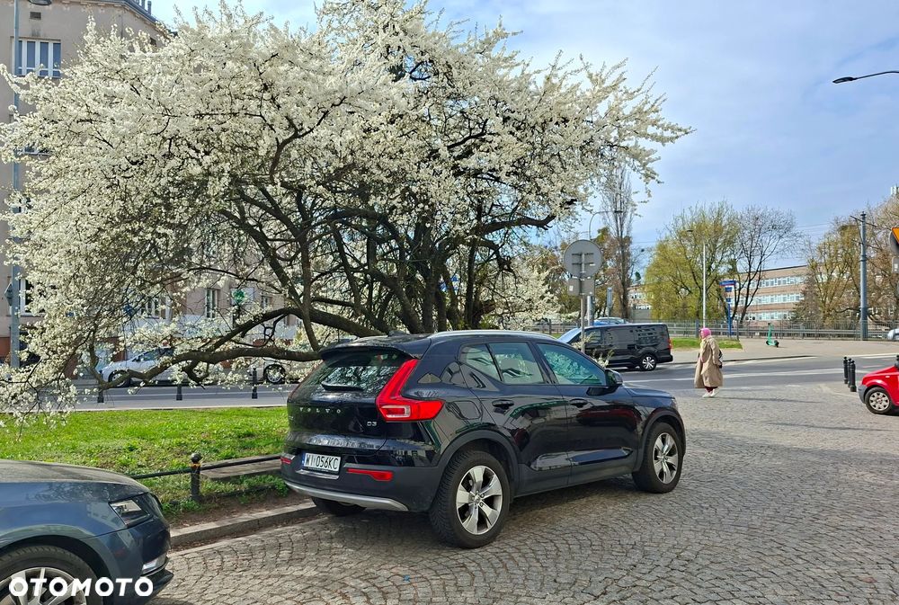 Volvo XC 40 D3 Momentum Pro - 2