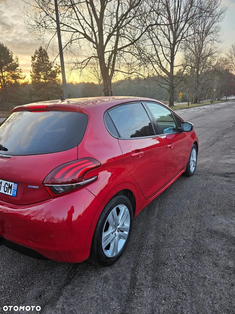 Peugeot 208 PureTech 82 Start & Stop Allure - 6